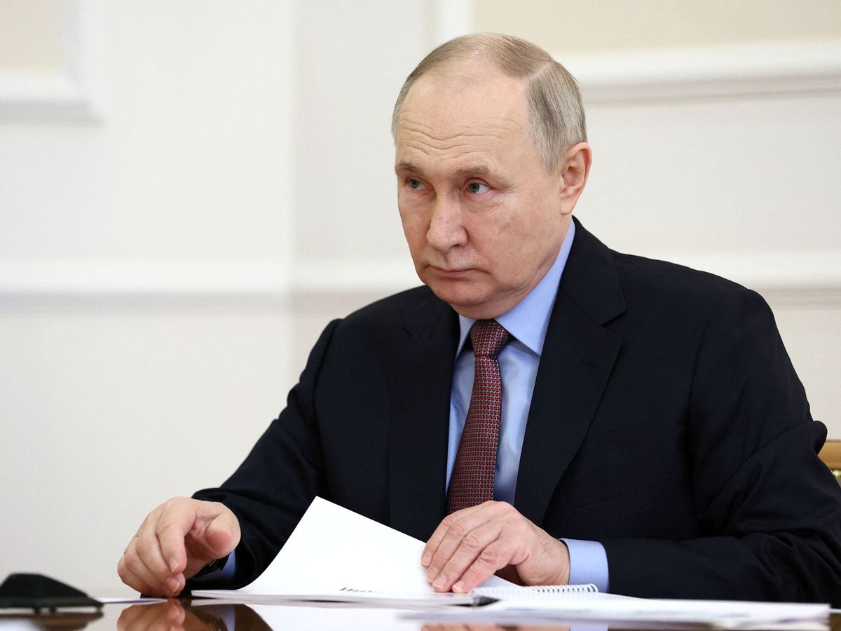 Foto: El presidente ruso Vladímir Putin durante una reunión en Kazán (Tatarstan). (Reuters/Sputnik Sergei Bobylev)