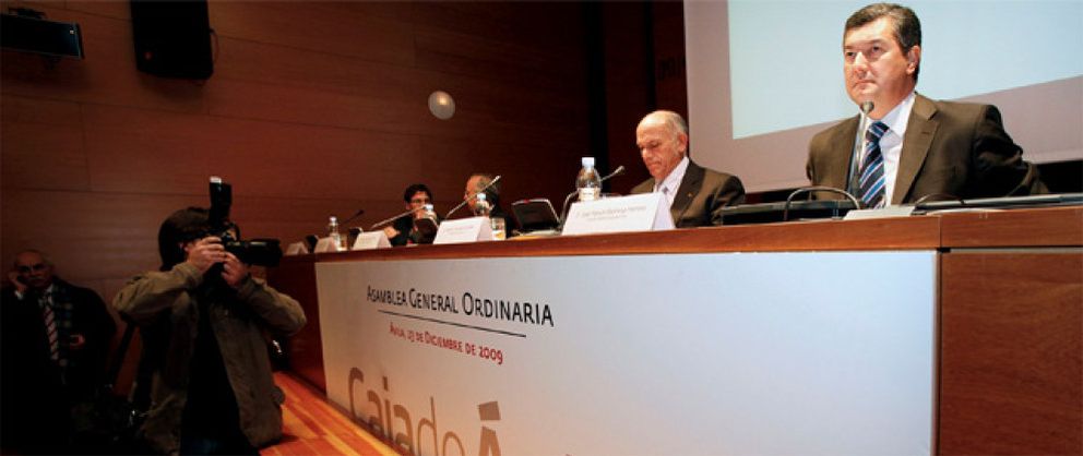 El director de Caja de Ávila tenía una indemnización de 6 millones en caso de despido
