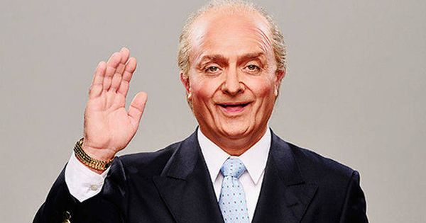 Foto: El cómico Toni Albà imitando al rey Juan Carlos (TV3)
