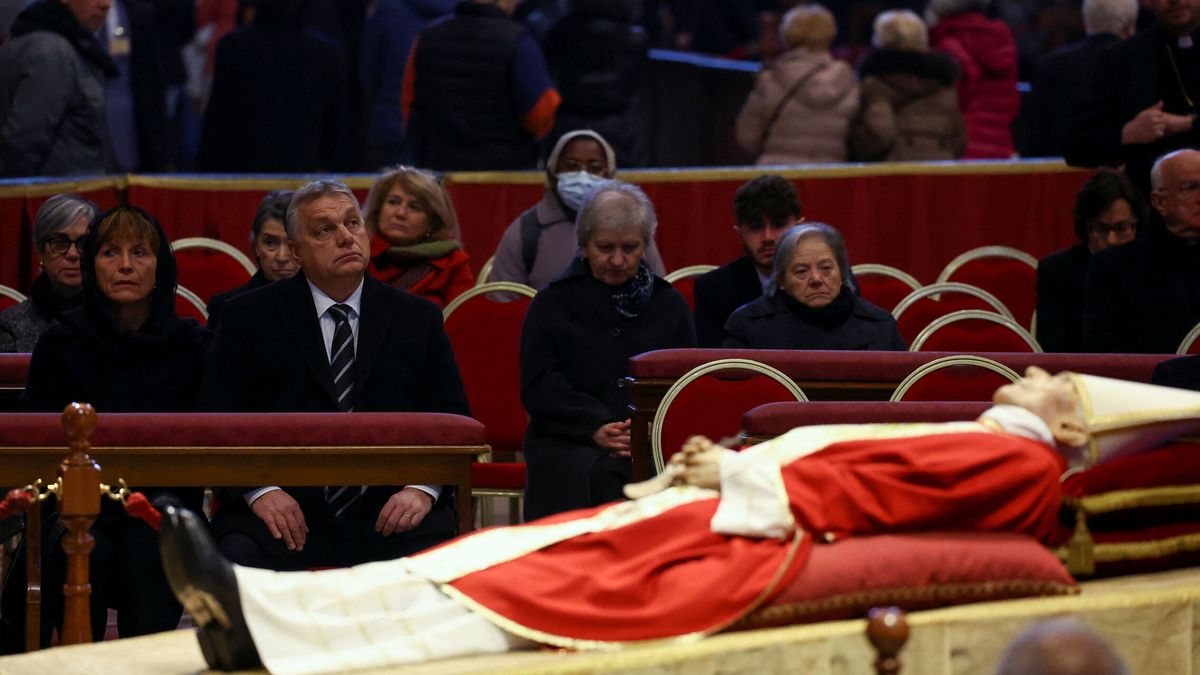 Miles de asistentes y un inesperado invitado: sorpresas en la despedida del papa Benedicto XVI