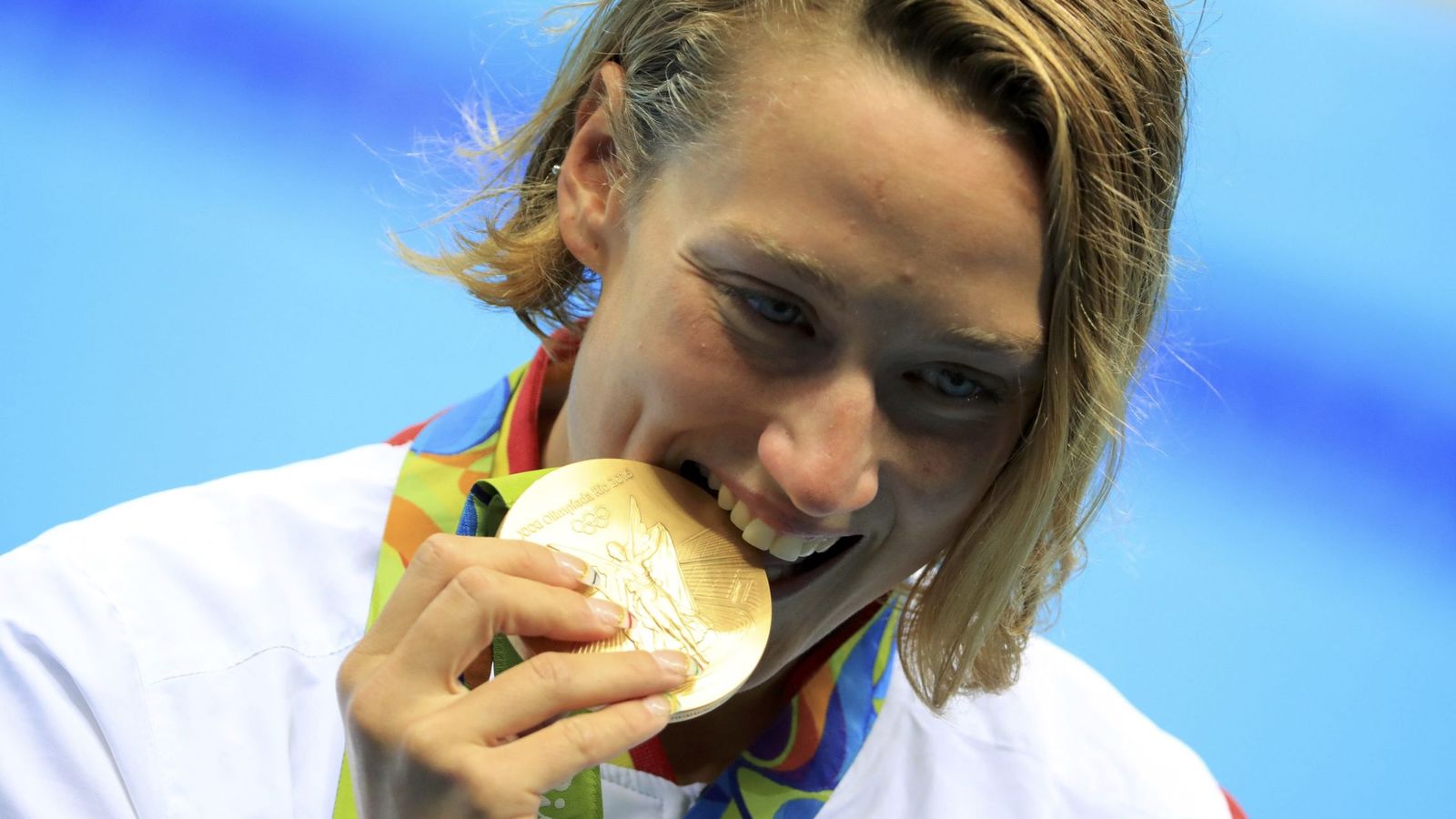 Foto: Mireia Belmonte celebra la medalla de oro conseguida en los Juegos de Río (Reuters).