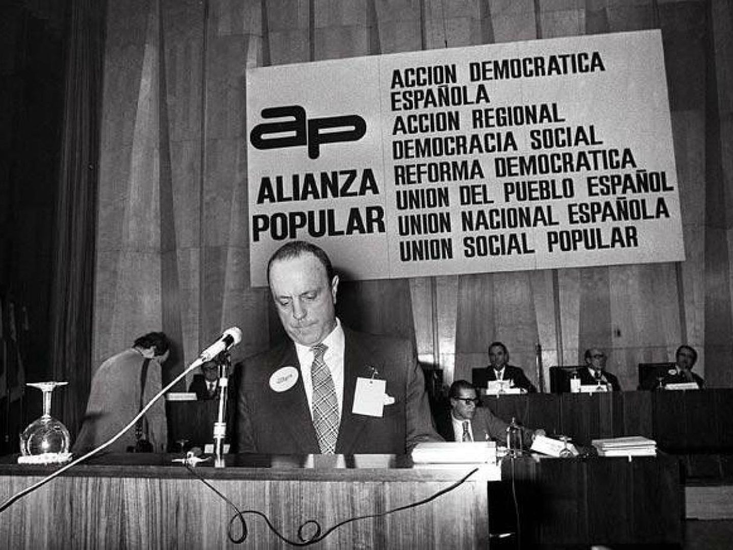 El fundador de Alianza Popular, Manuel Fraga, en el primer Congreso Nacional del partido. (EFE)
