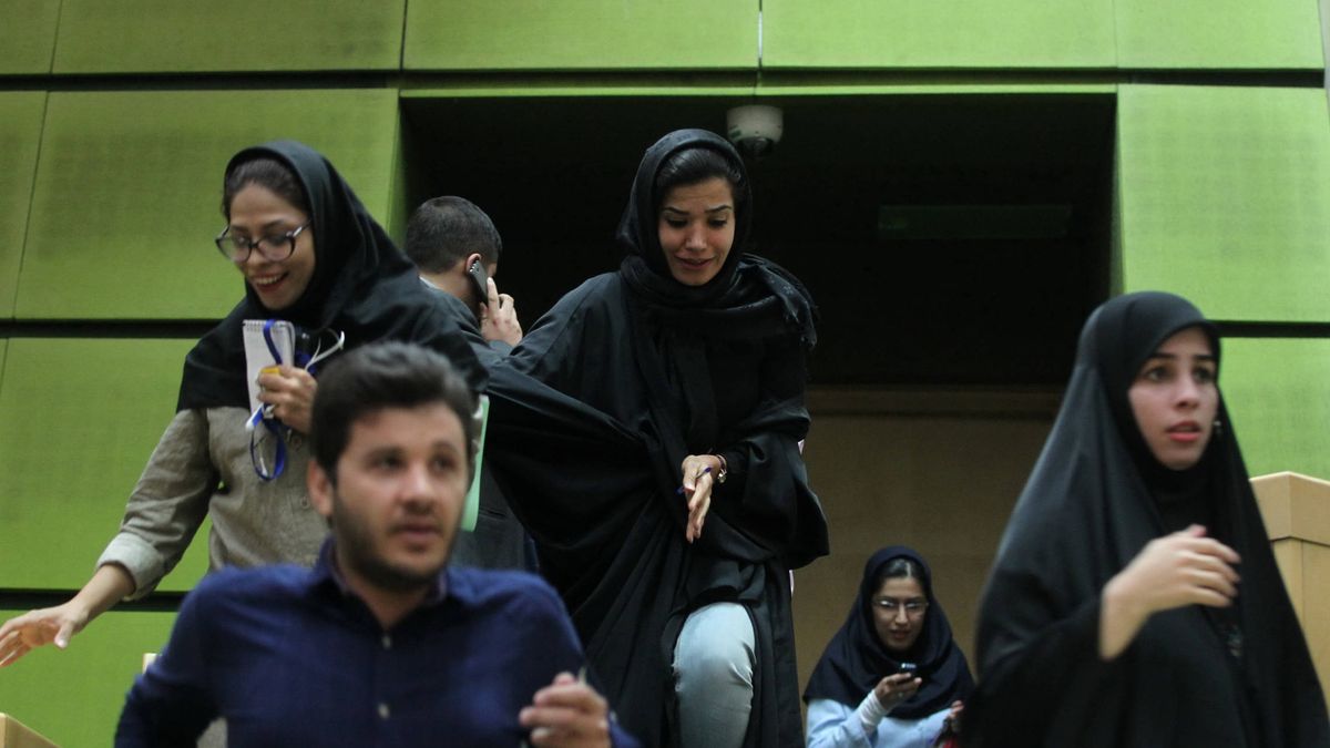 Serenidad, desafío y burlas en Irán ante el primer atentado yihadista de su historia