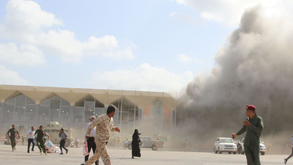 Más de 20 muertos en un atentado contra el nuevo Gobierno de Yemen en el aeropuerto de Adén