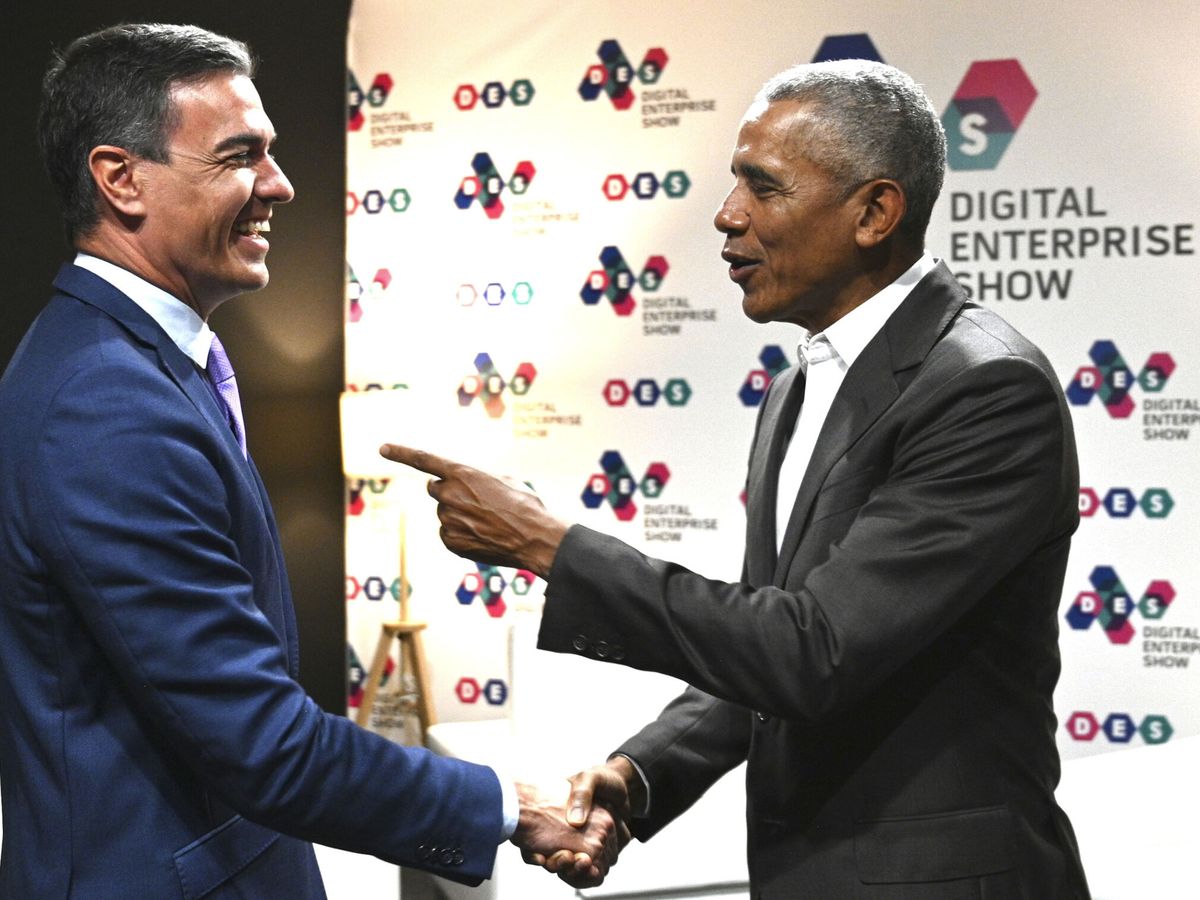 Foto: Obama saluda a Sánchez en el marco del DES Show celebrado en Málaga. (EFE/Pool Moncloa)