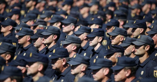 Foto: Agentes de Policía, durante los actos del XXV aniversario de la creación de las Unidades de Intervención Policial. (EFE)