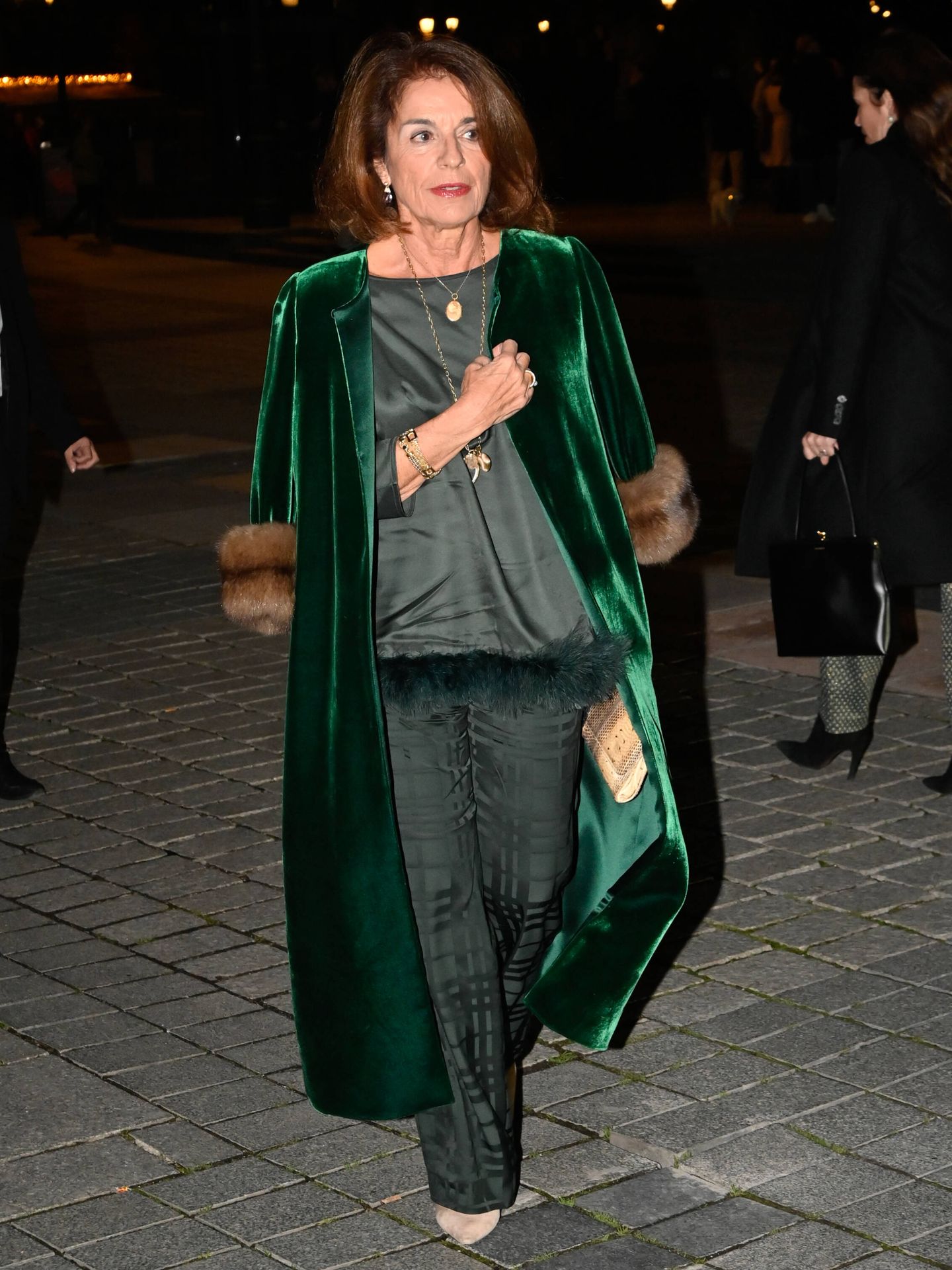 Ana Botella, llegando al Teatro Real. (Gtres)