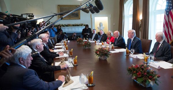 Foto: El presidente Donald Trump participa en una reunión sobre la reforma fiscal impulsada por su Administración, en la Casa Blanca. (EFE)
