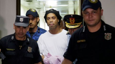 Los 'lujos' de Ronaldinho en su celda y la videollamada a la familia de un compañero