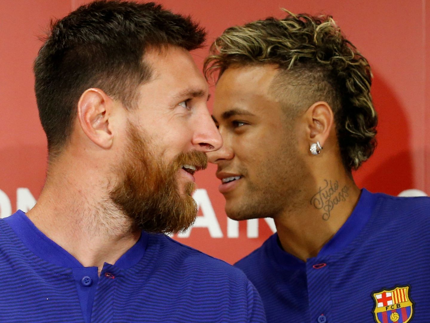 Messi y Neymar, en uno de los recientes actos publicitarios del FC Barcelona. (Reuters)