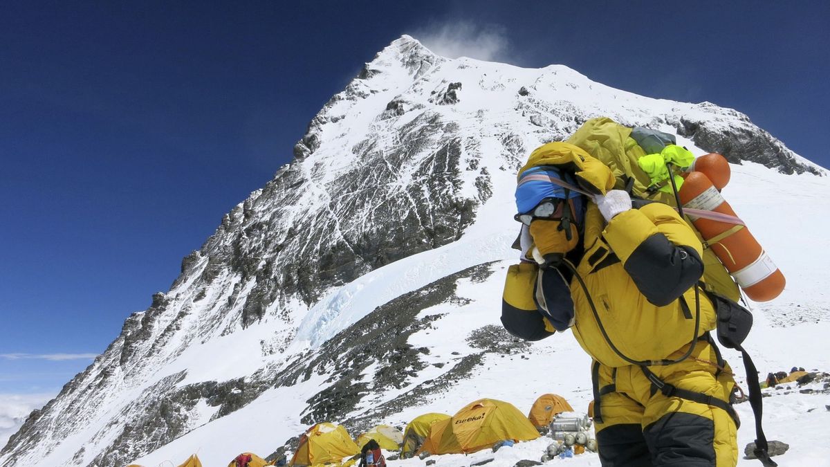 Fallece en el Everest un alpinista de 86 años que buscaba ser el más viejo en hacer cima