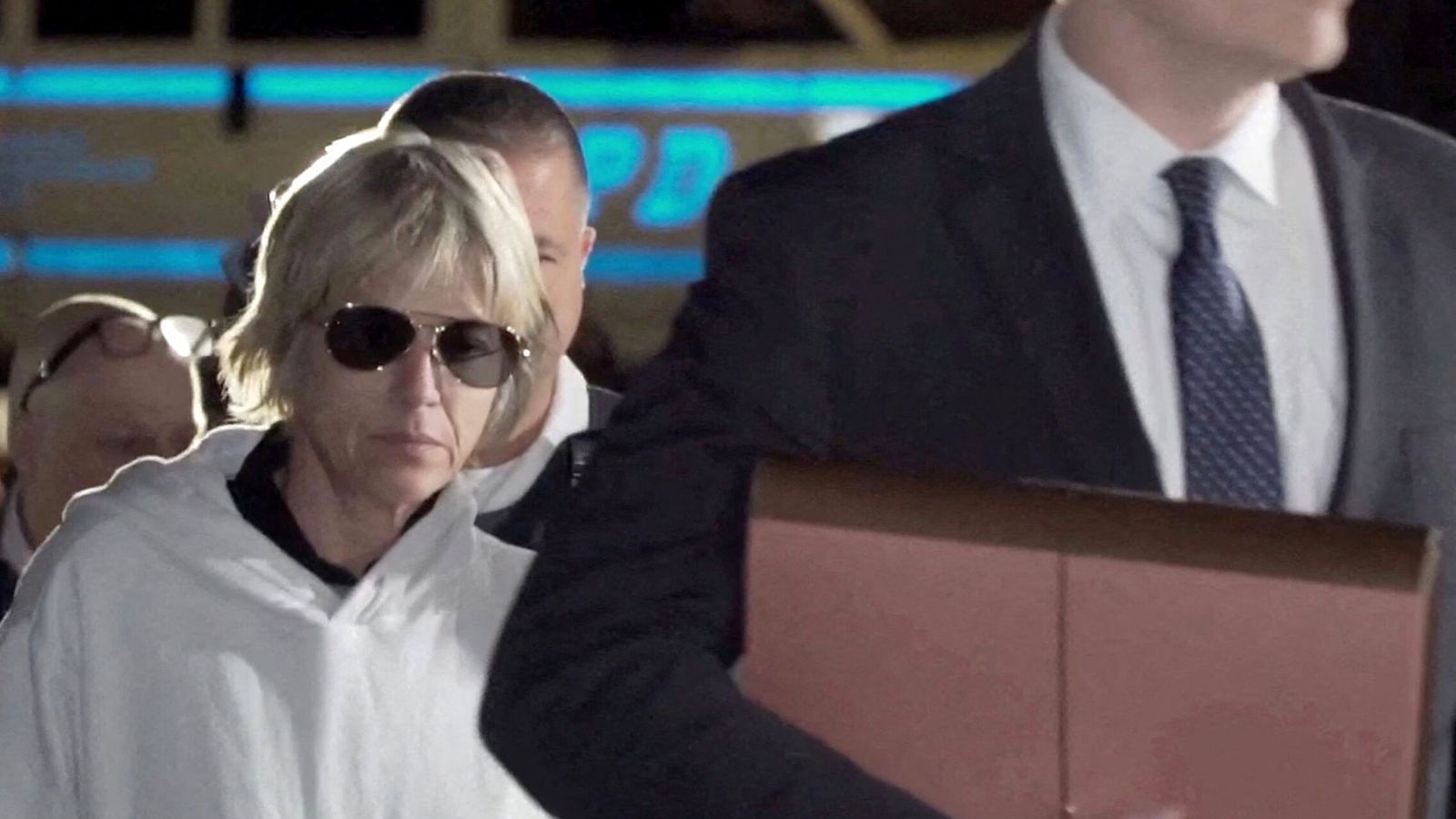 Detienen a la actriz Selma Blair tras un altercado en un avión en el que agredió a dos azafatas