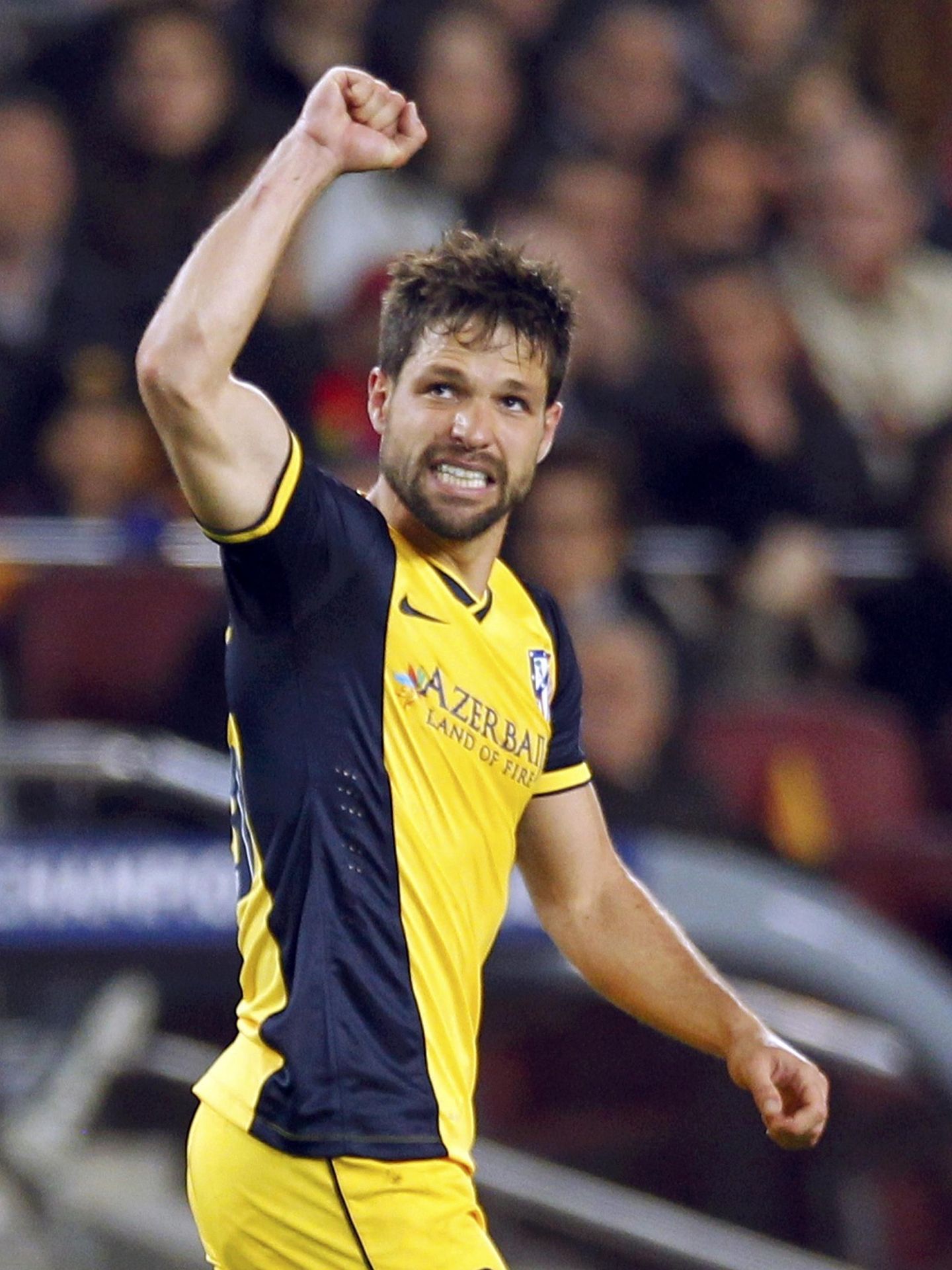 Diego celebra su gol ante el Barça.