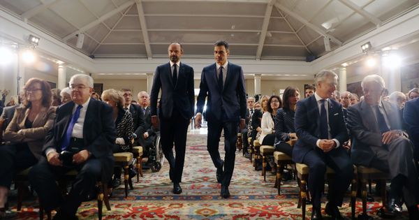Foto: Pedro Sánchez y el primer ministro francés, Édouard Philippe, a su llegada al acto de cooperación antiterrorista España-Francia, este 1 de octubre. (Reuters)