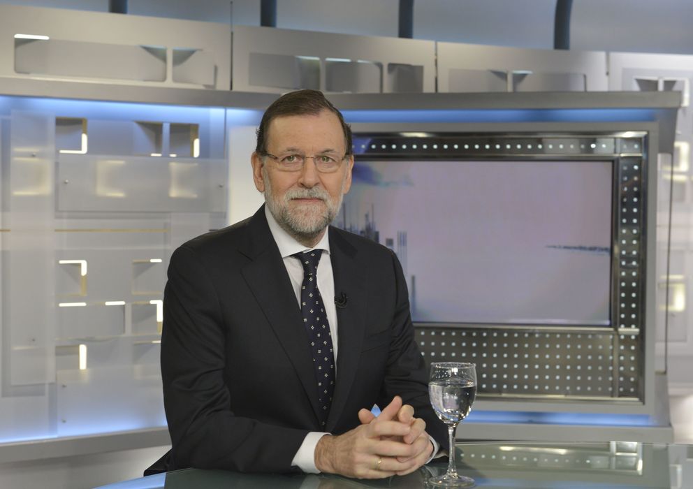 Foto: El presidente del Gobierno, Mariano Rajoy, durante la entrevista en Telecinco (MEDIASET)