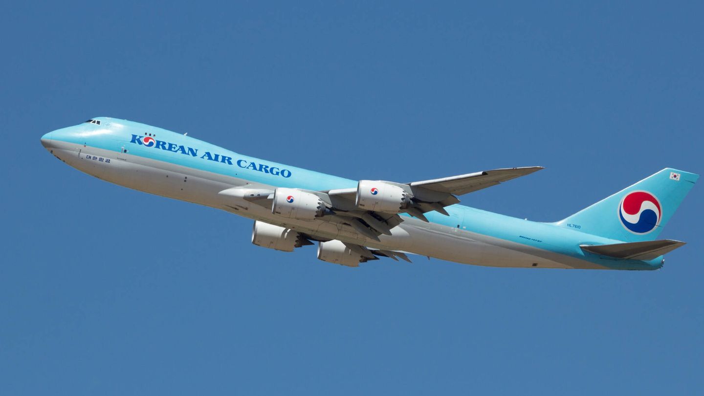 Despegue de un Boeing 747 de Korean Air Cargo. (iStock)