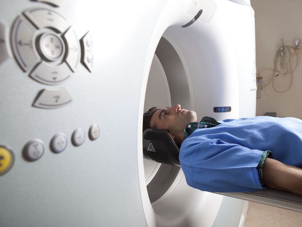 Foto: Las tomografías computarizadas son las pruebas más comunes para descartar la existencia de un cáncer. (iStock)