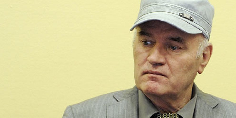 Foto: El juez expulsa a Mladic de la sala del juicio del Tribunal Penal Internacional