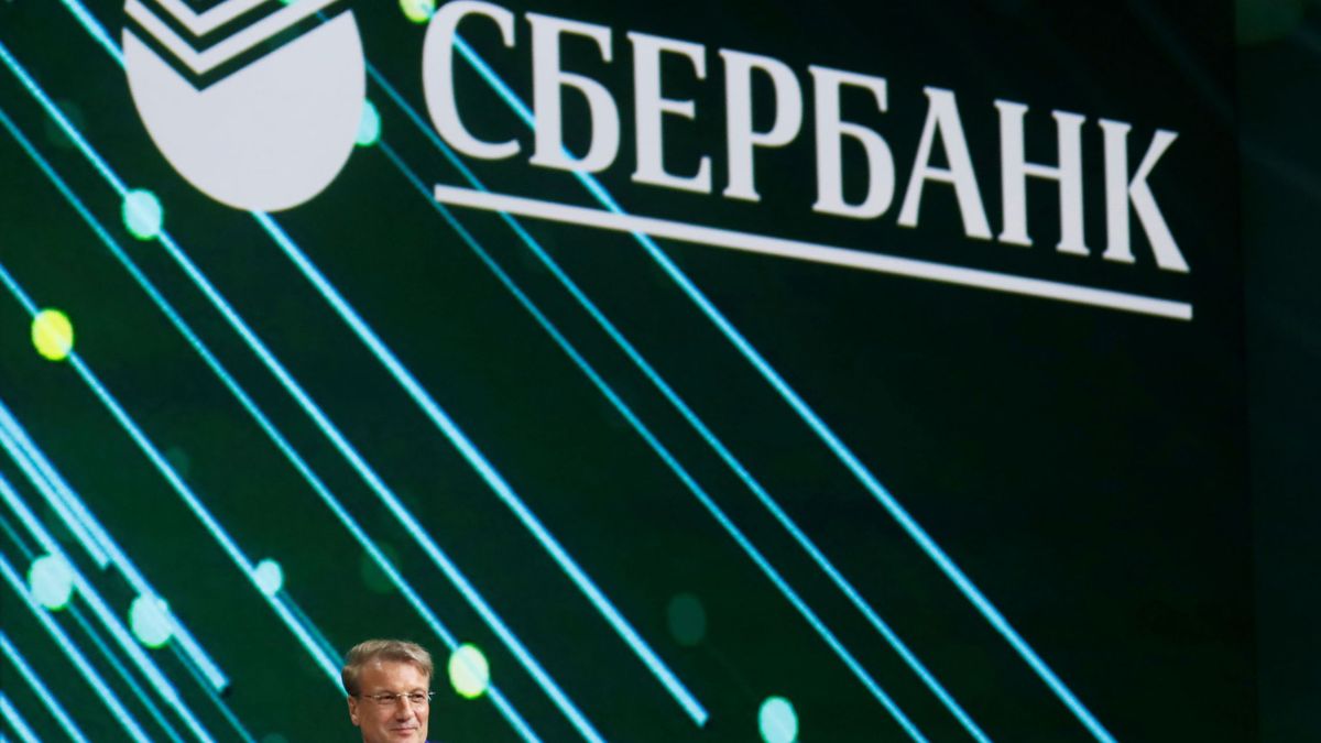 JP Morgan 'esconde' al CEO del mayor banco ruso de Putin en su consejo asesor