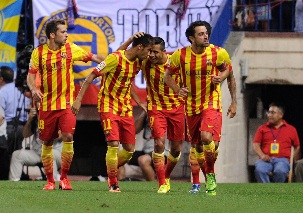 Foto: Neymar celebra el gol del empate junto a sus compañeros (Cordon Press).