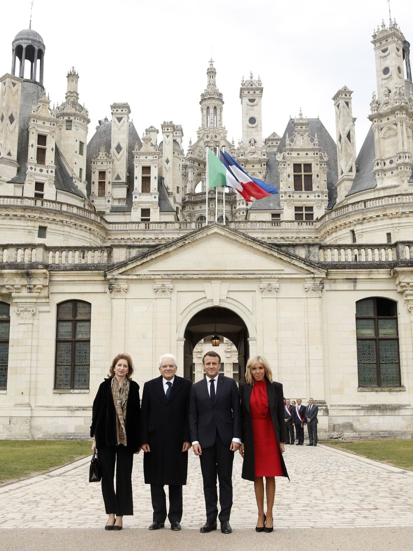 Laura y Sergio Mattarella, con Emanuel y Brigitte Macron. (EFE)