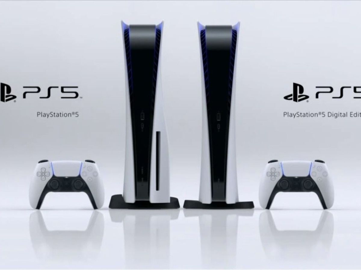 Foto: Los dos modelos de la PlayStation 5 que Sony lanzará a finales de 2020 (EFE)