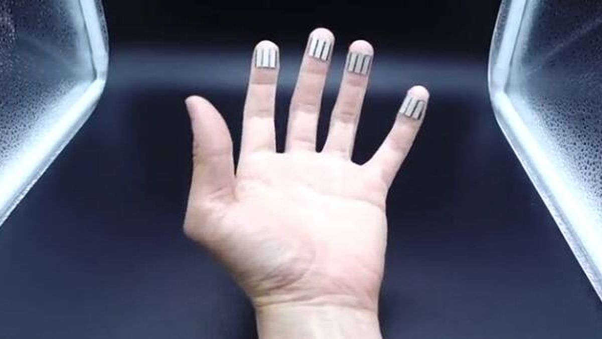 El nuevo dispositivo que genera electricidad del sudor de las manos