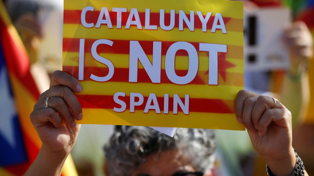 Xenófobos lingüísticos: así convierten el idioma en un problema en Cataluña