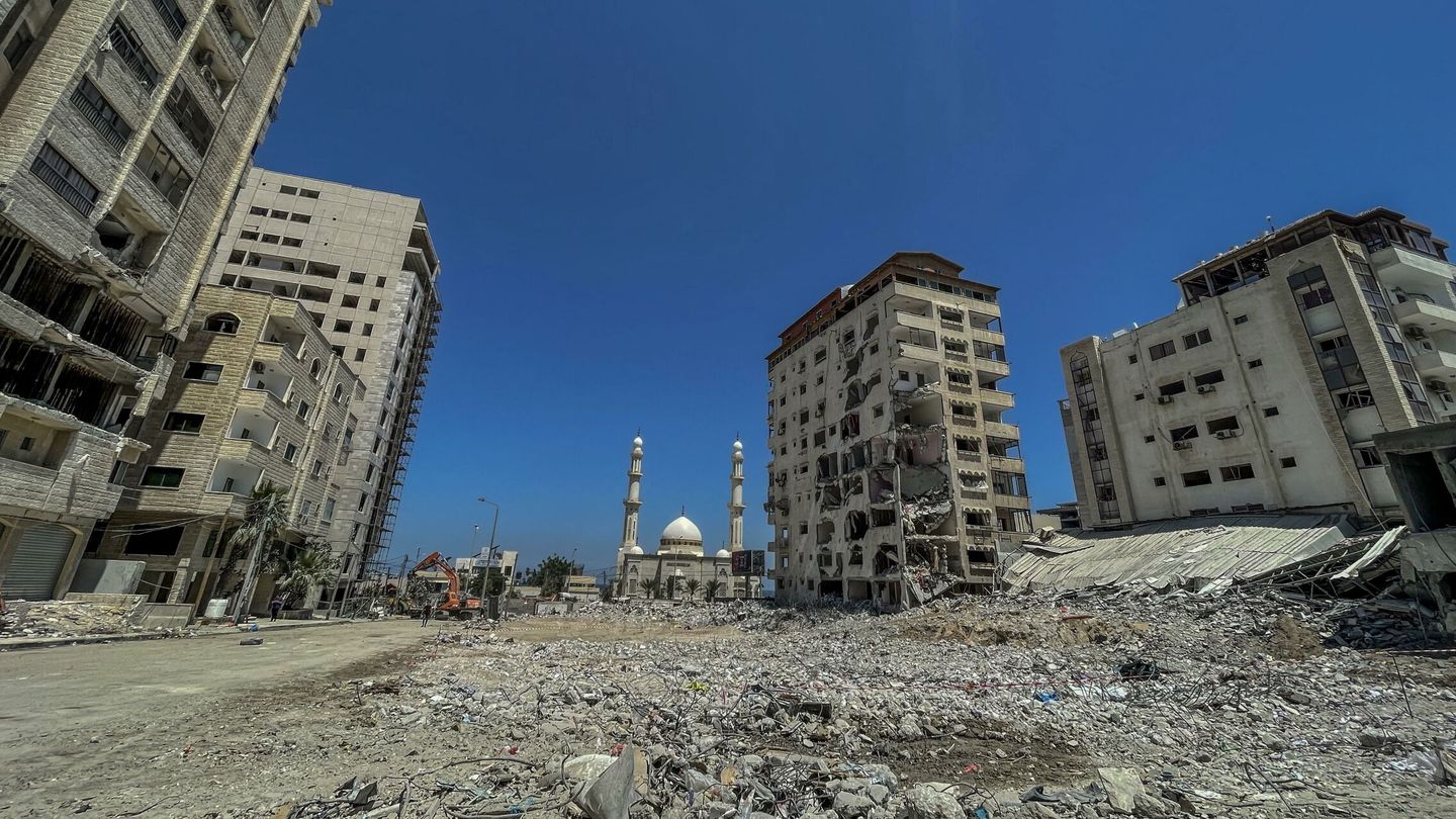 Edificios destruidos en la ciudad de Gaza. (Reuters)