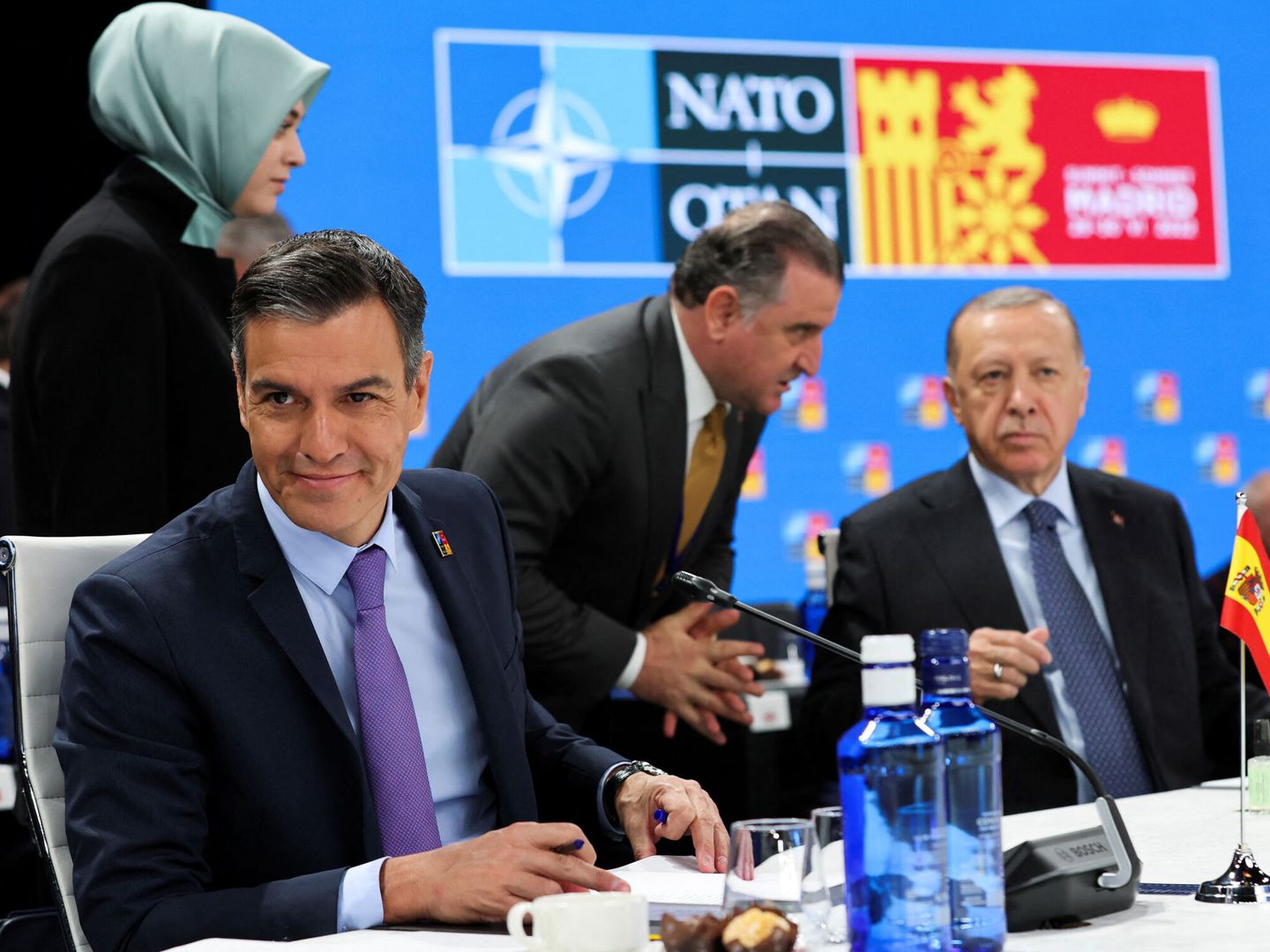 Pedro Sánchez, presidente del Gobierno español, junto con su homólogo turco, Recep Tayyip Erdogan. (Reuters)