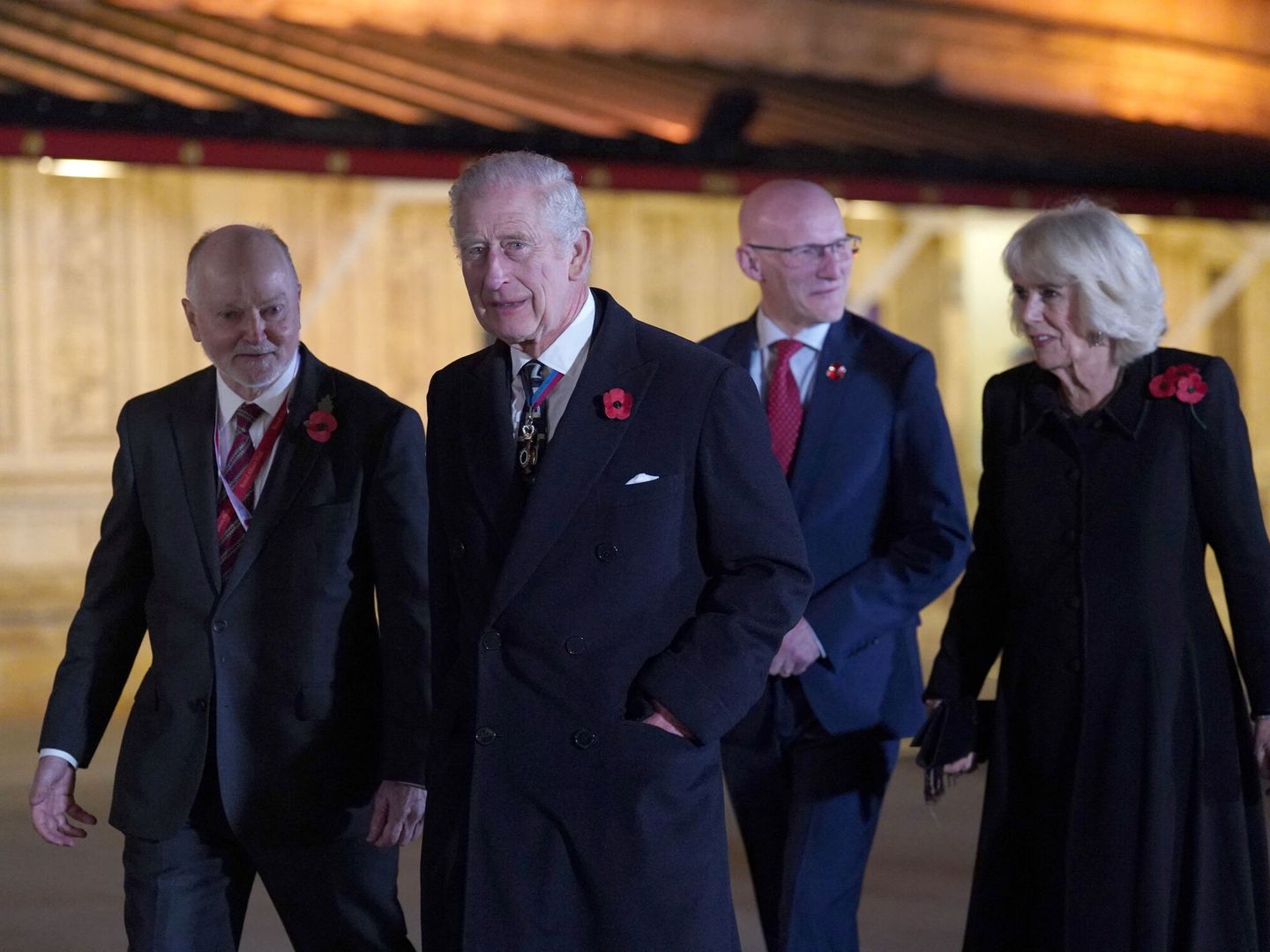 Los reyes, a su llegada al concierto organizado por la Royal British Legion. (Reuters)