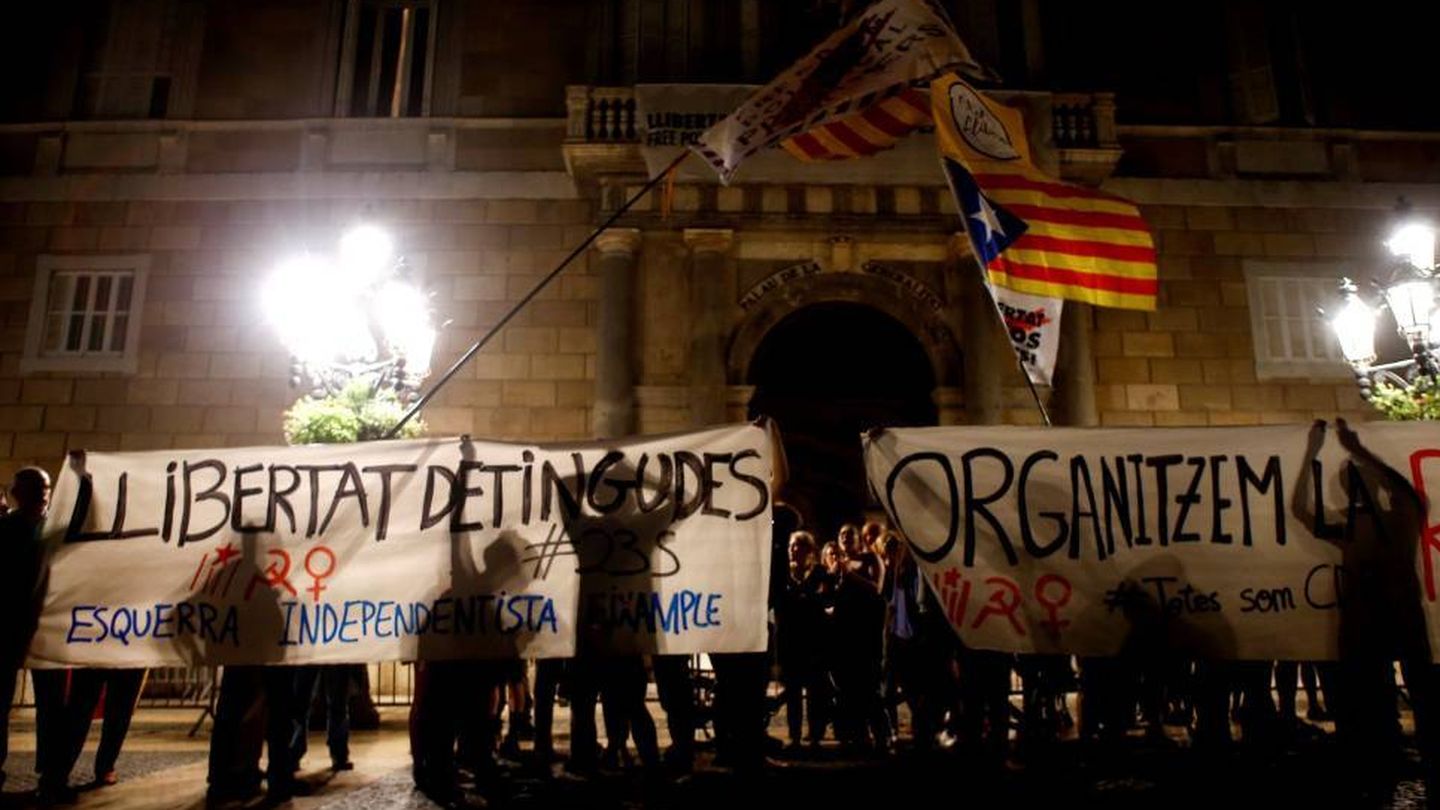 Concentración independentista en Barcelona en apoyo a los detenidos el pasado 26 de septiembre. (EFE)