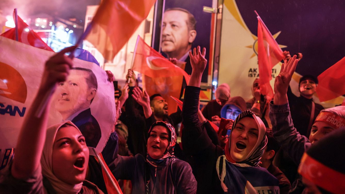 ¡Os quiero mucho!. Erdogan se consolida como ganador de las elecciones turcas más reñidas