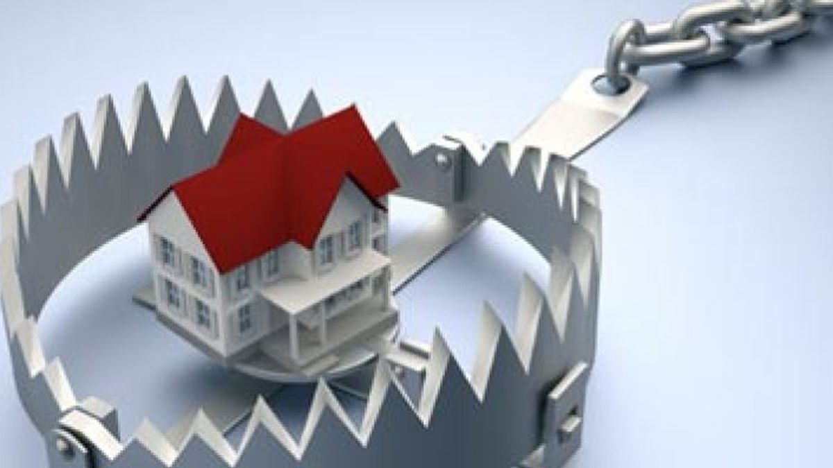 La banca aprieta las tuercas al comprador de vivienda: menos préstamos y más caros