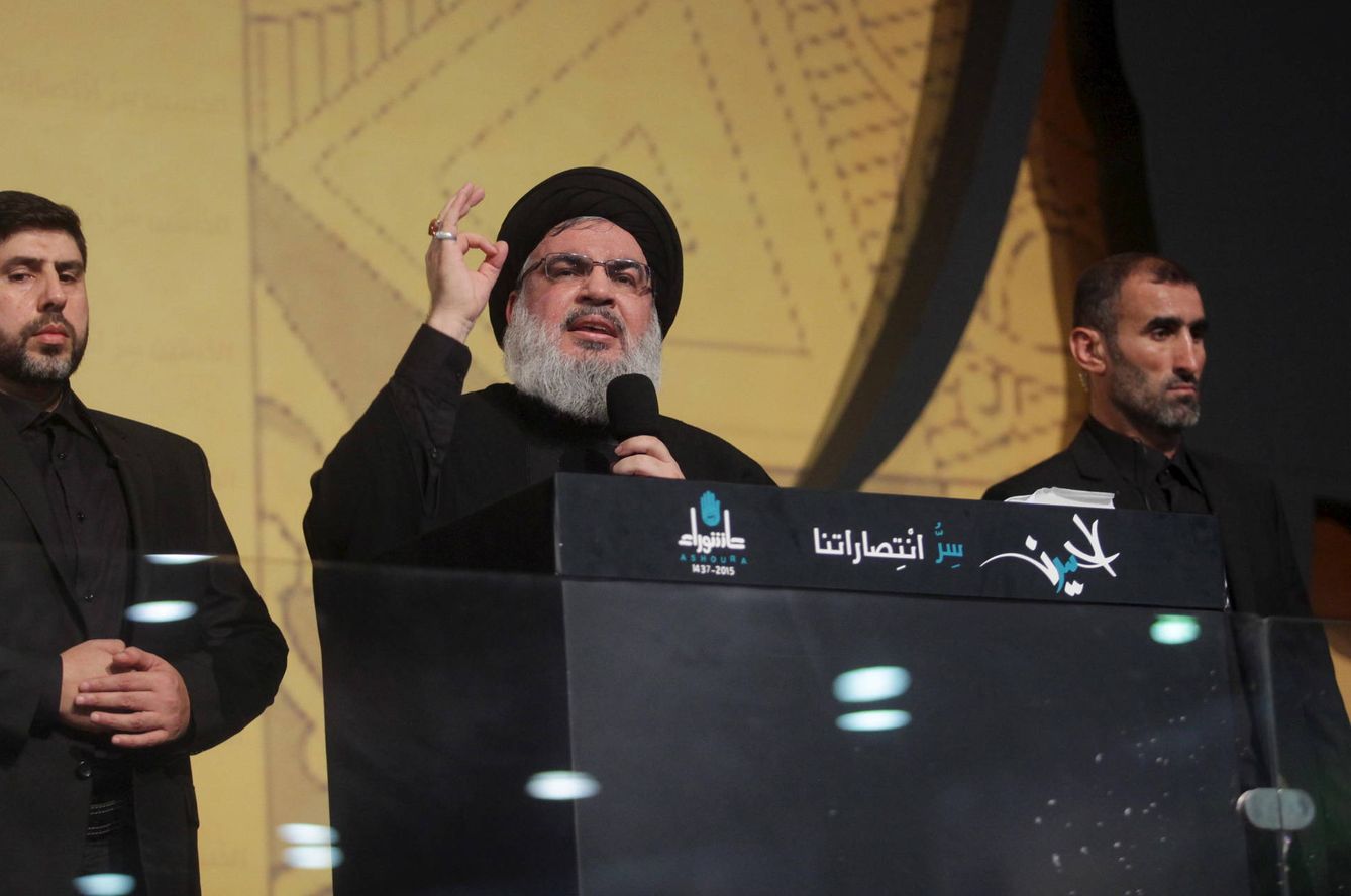 El líder de Hezbolá, Hassan Nasrallah, durante una rara aparición pública durante la celebración chií de la Ashura en Beirut, en octubre de 2015. (Reuters)