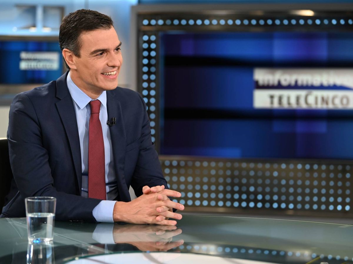 Foto: Pedro Sánchez, este 27 de julio durante la entrevista con Pedro Piqueras en 'Informativos Telecinco'. (Borja Puig | Moncloa)