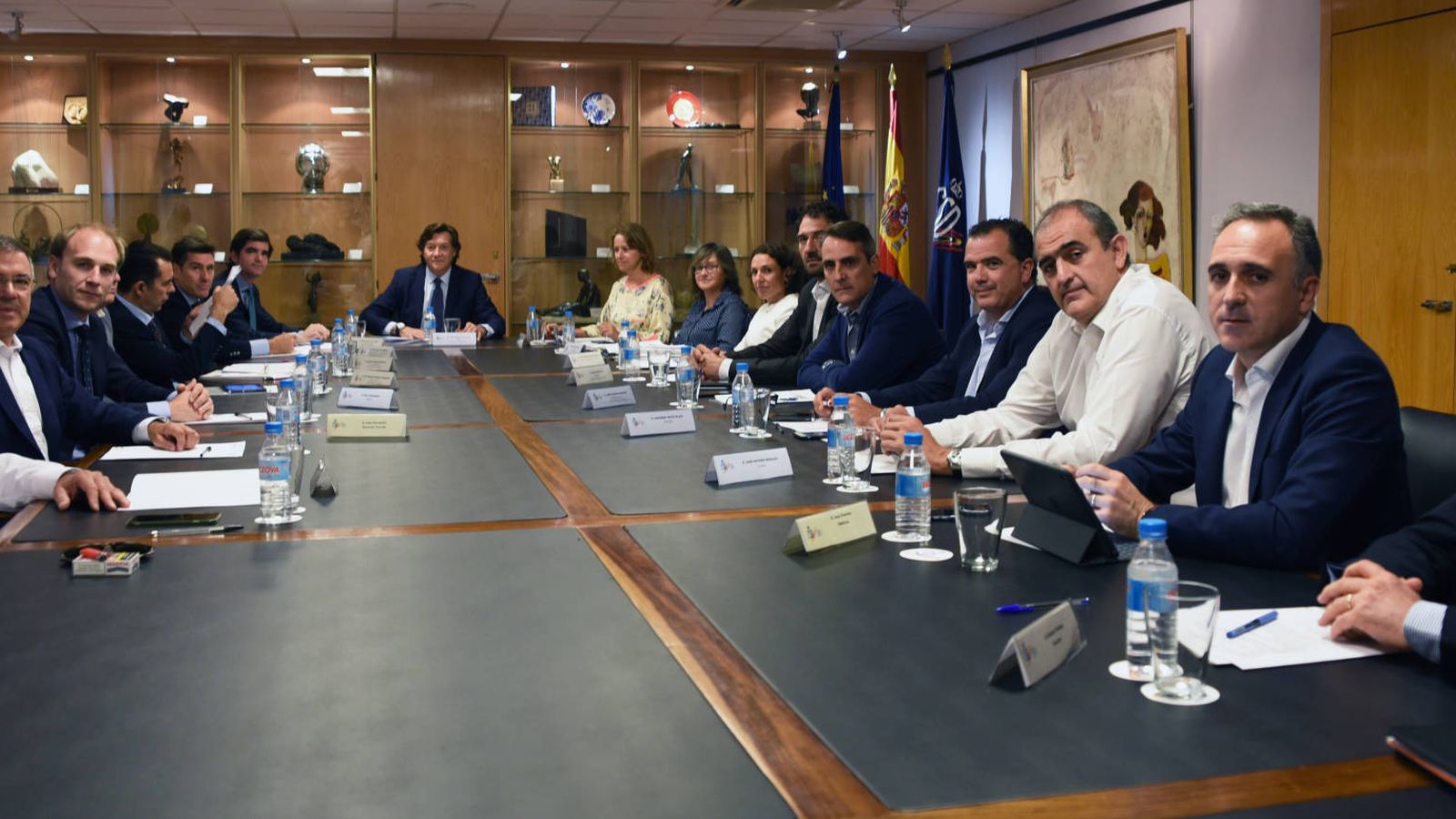 Foto: Imagen de la reunión celebrada este martes en el CSD con representantes de ACB y FEB. (CSD)