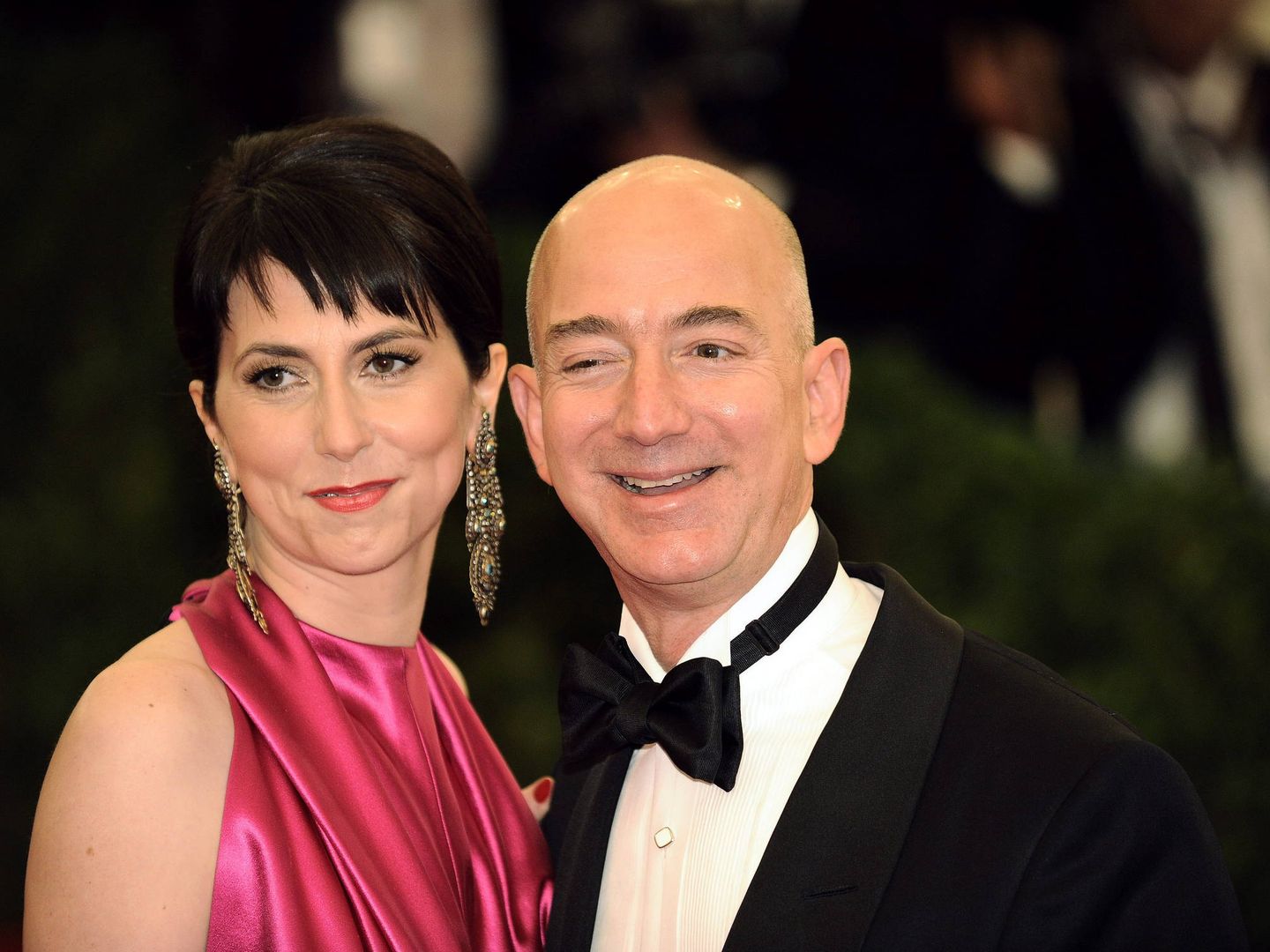 Mackenzie y Jezz Bezos, cuando eran felices. (Reuters)