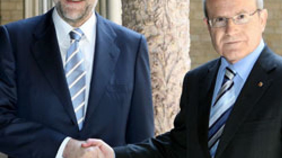 Rajoy reitera ante Montilla que no retirará su recurso y rechaza reformar el TC