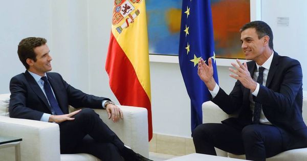 Foto:  Pablo Casado y Pedro Sánchez en un encuentro en Moncloa. (EFE)