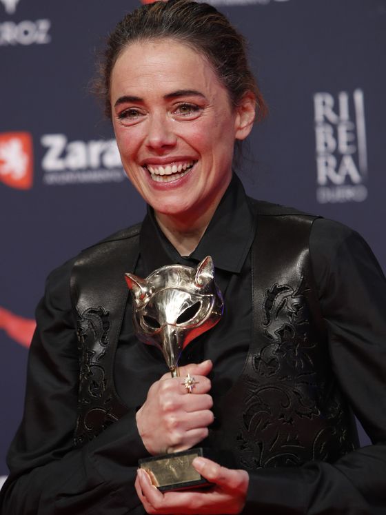 La actriz Patricia López Arnaiz tras recibir el premio Feroz en 2023. (EFE/Javier Belver)