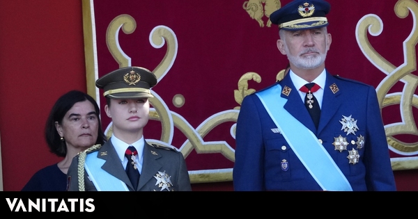 La princesa Leonor hereda la tradición de su padre, el rey Felipe, y vuelve al uniforme de gala del Ejército de Tierra