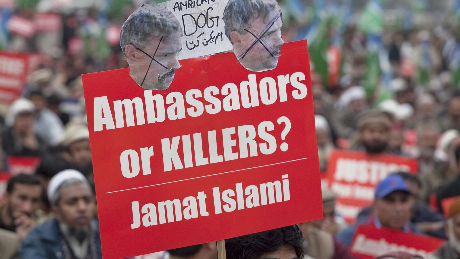 Foto: Protestas contra el estadounidense Raymond Davis en Lahore, que mató a dos paquistaníes en 2011. EEUU alegó que tenía inmunidad diplomática y pidió su repatriación. (Reuters)