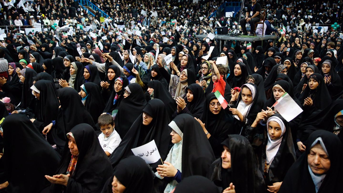 Manifestación a favor del uso del hiyab en Teherán en julio de 2019 (Reuters)