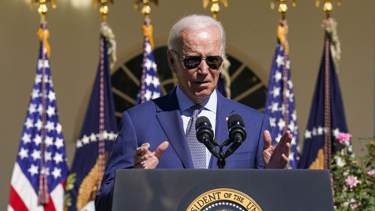 Joe Biden se confunde al buscar en un acto a una congresista republicana muerta