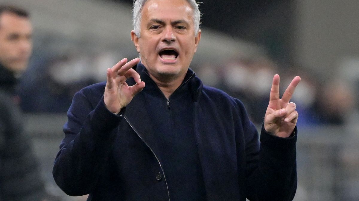Los incendios de Mourinho en Roma: ataca a sus jugadores y estalla contra un árbitro