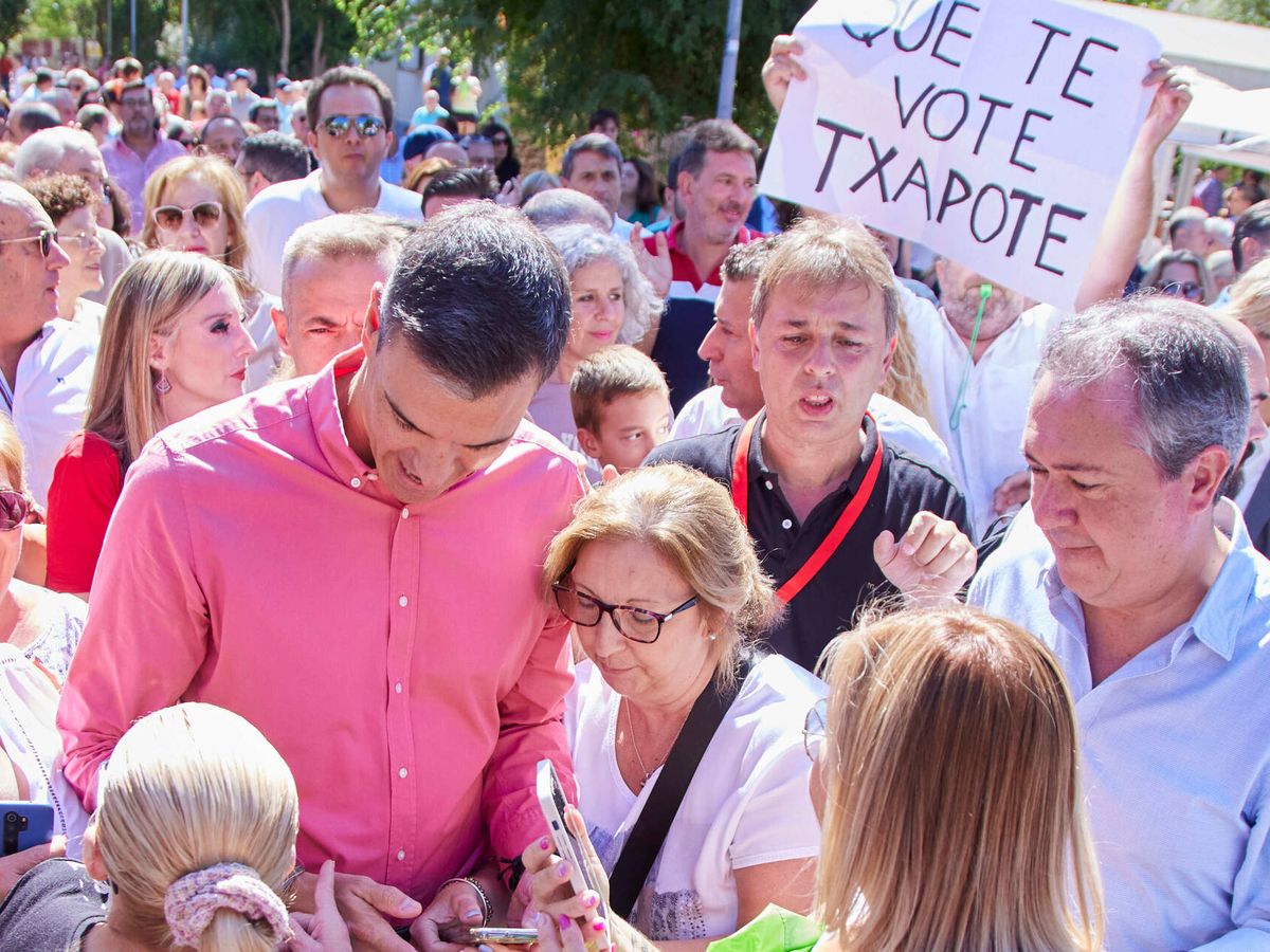 Foto: La imagen que dio origen al lema "Que te vote Txapote". (Europa Press)