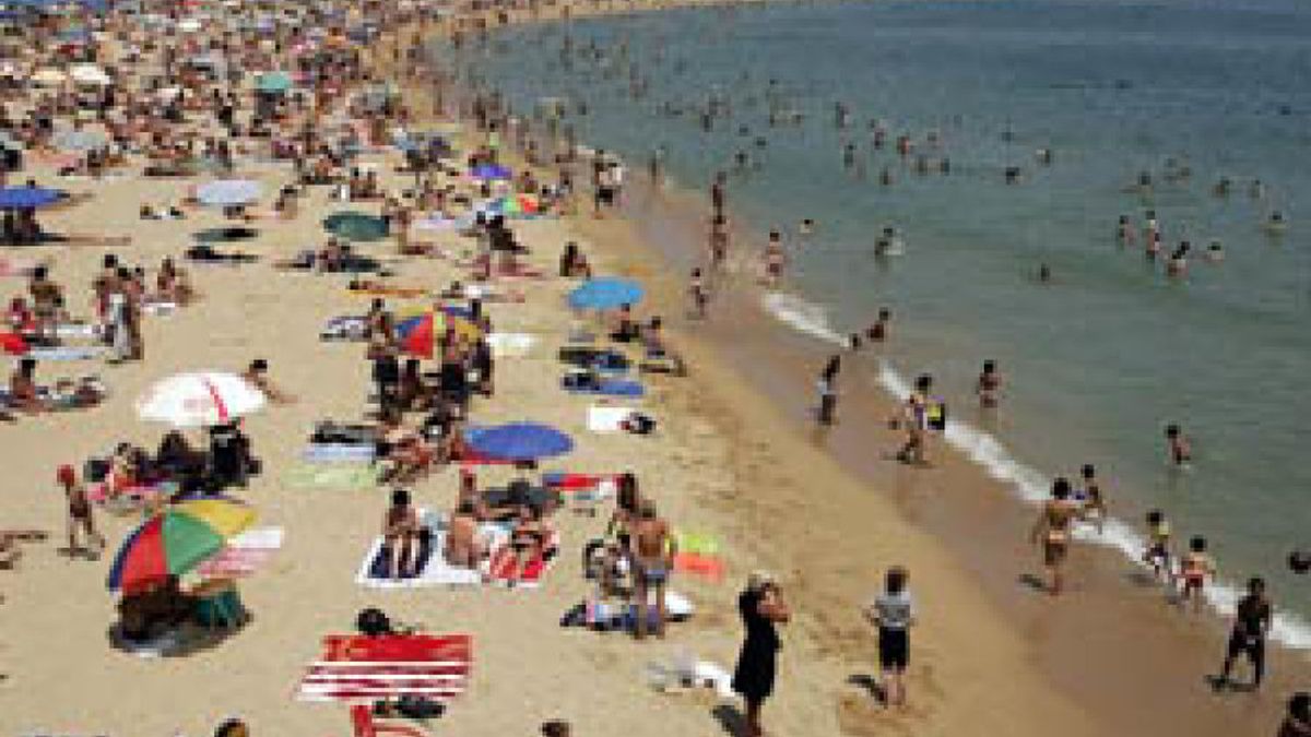 Los turistas españoles realizaron 100,2 millones de viajes hasta julio, un 0,2% menos