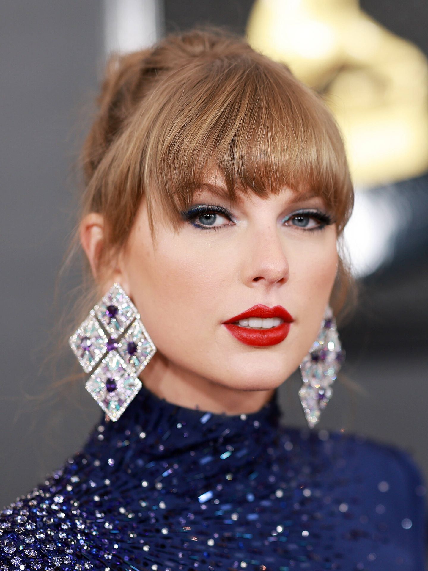 Primer plano del maquillaje de Taylor Swift en los Grammy 2023. (Getty/Matt Winkelmeyer)