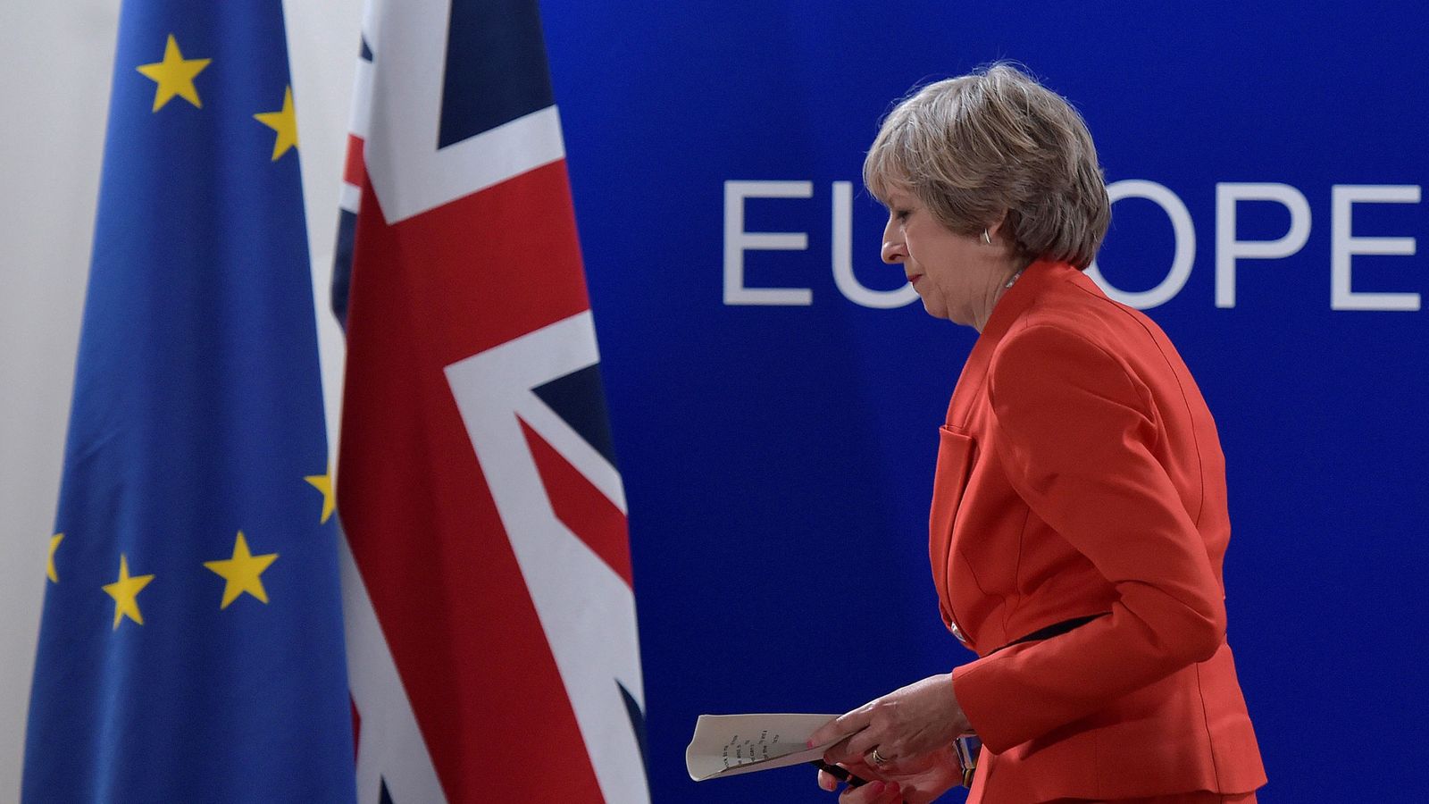Foto: La primera ministra del Reino Unido en una conferencia en Bruselas. (Reuters)